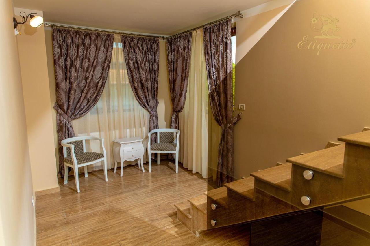 Villa Etiquette Deva Ngoại thất bức ảnh