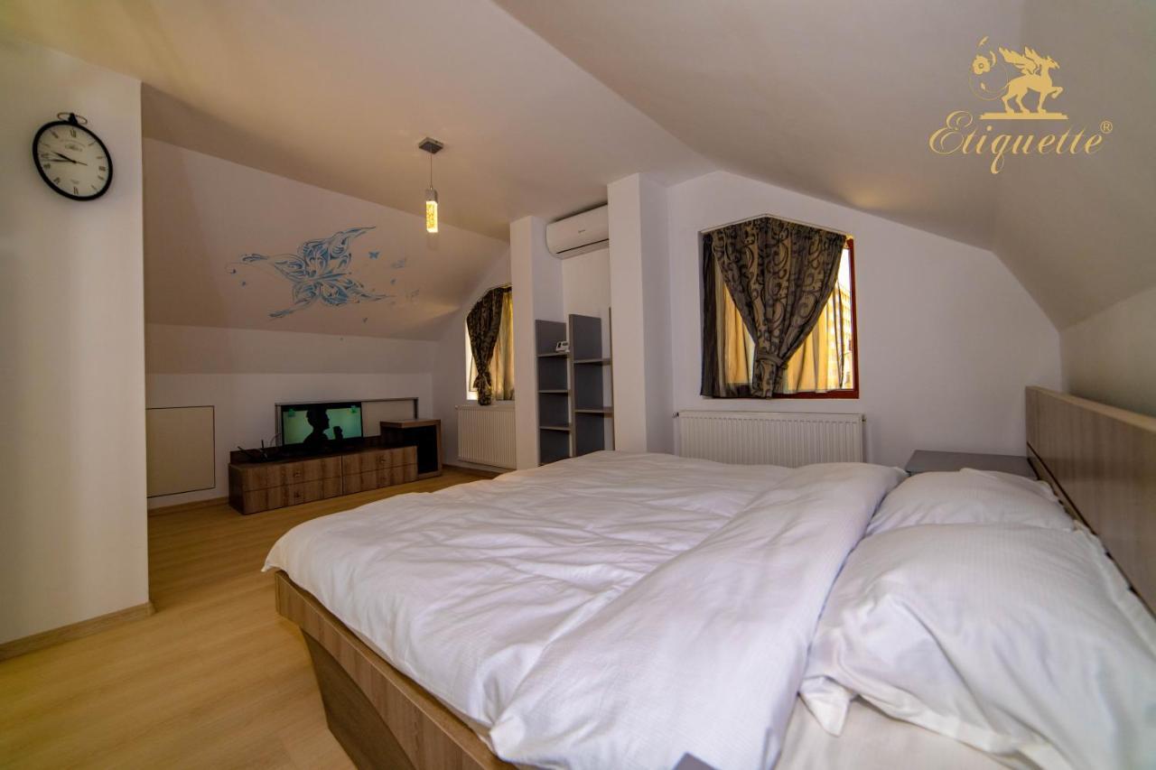 Villa Etiquette Deva Ngoại thất bức ảnh