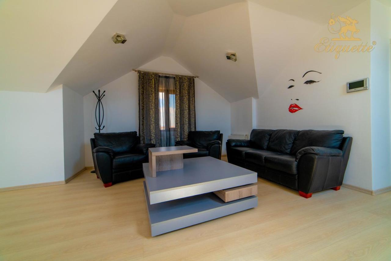 Villa Etiquette Deva Ngoại thất bức ảnh
