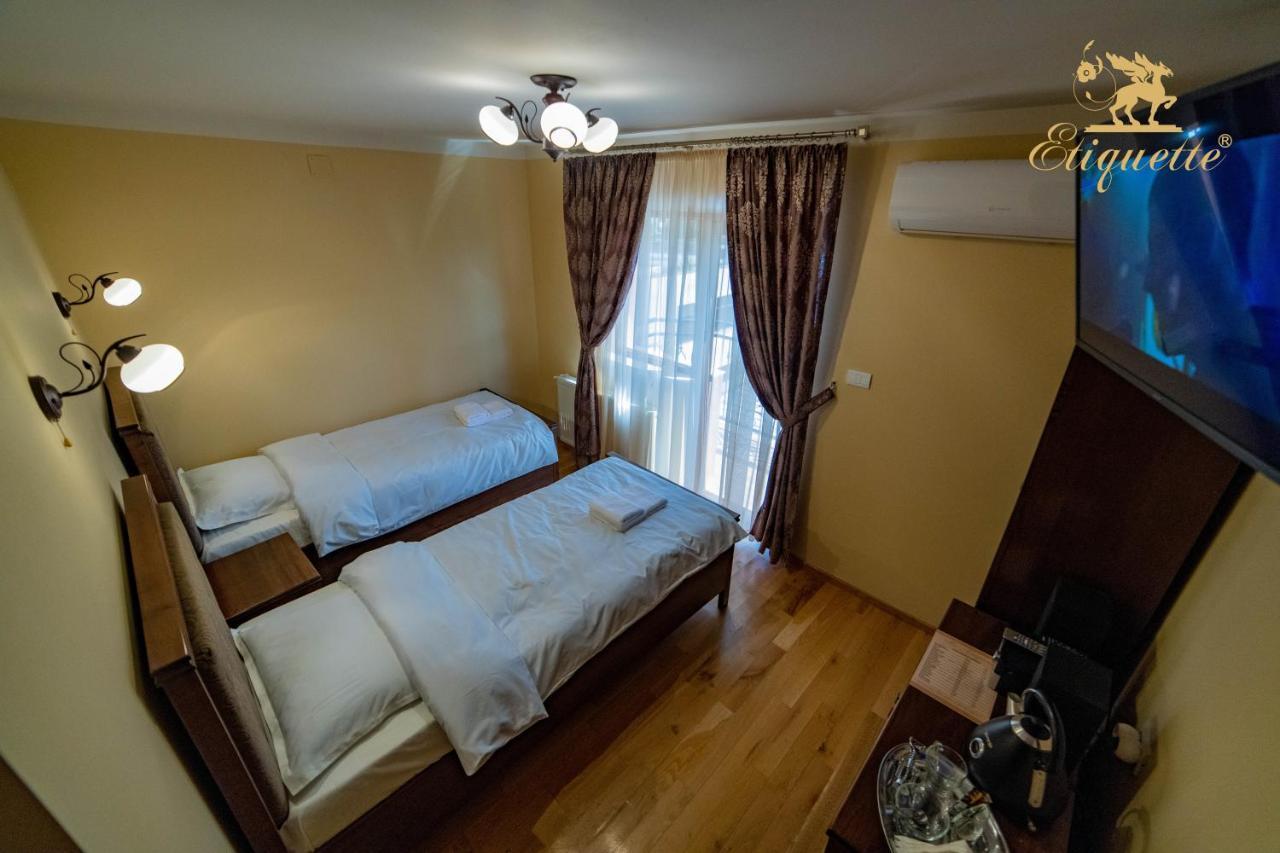 Villa Etiquette Deva Ngoại thất bức ảnh